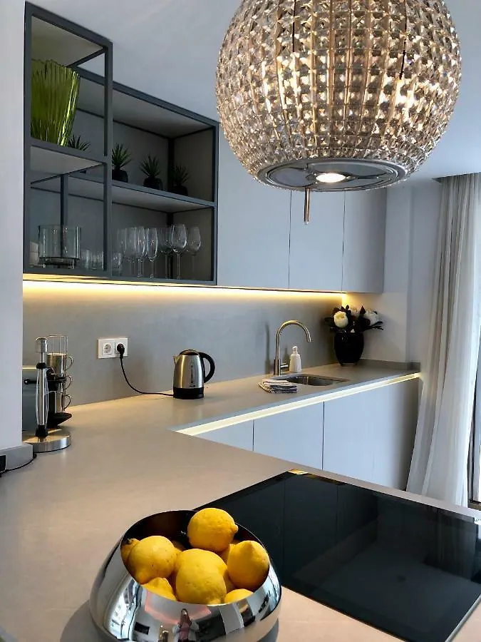 Luxury Apartment In La Isla, Walking Distance To Puerto Banus Marbella Spain