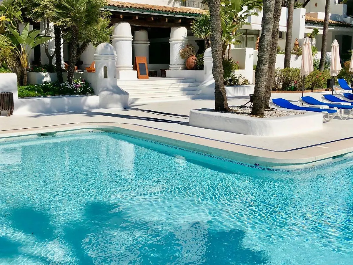 Luxury Apartment In La Isla, Walking Distance To Puerto Banus Marbella 0*,  Espanha