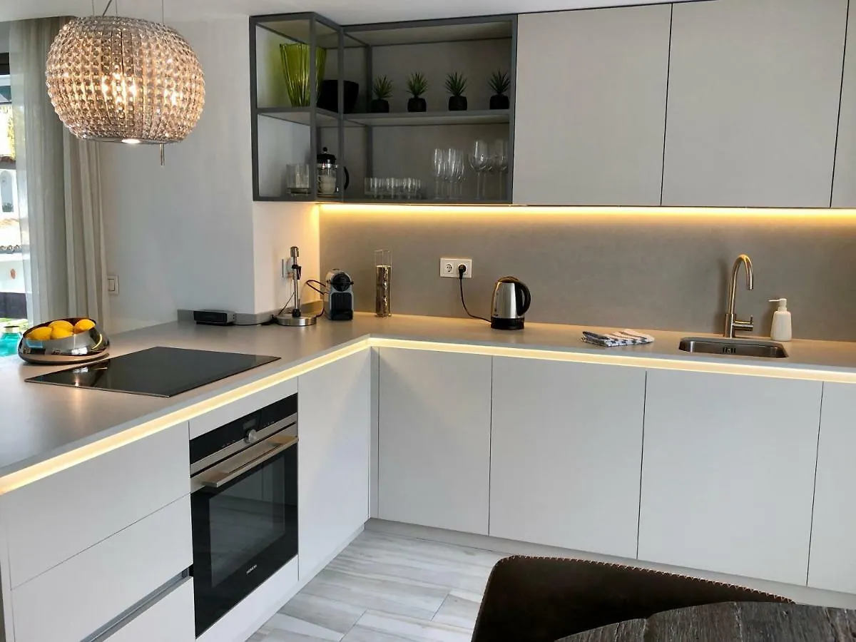 Luxury Apartment In La Isla, Walking Distance To Puerto Banus Marbella 0*,