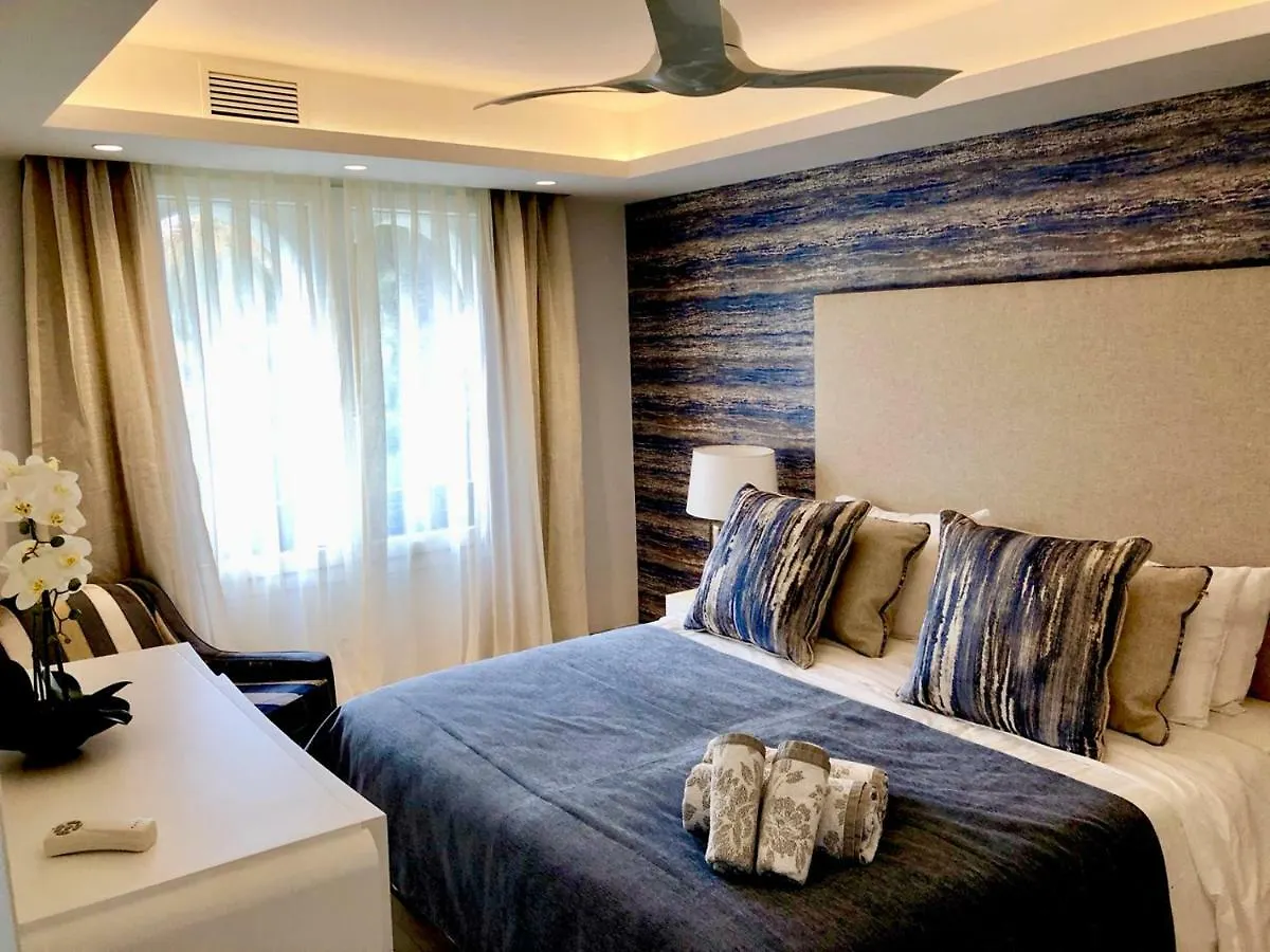 Luxury Apartment In La Isla, Walking Distance To Puerto Banus Marbella