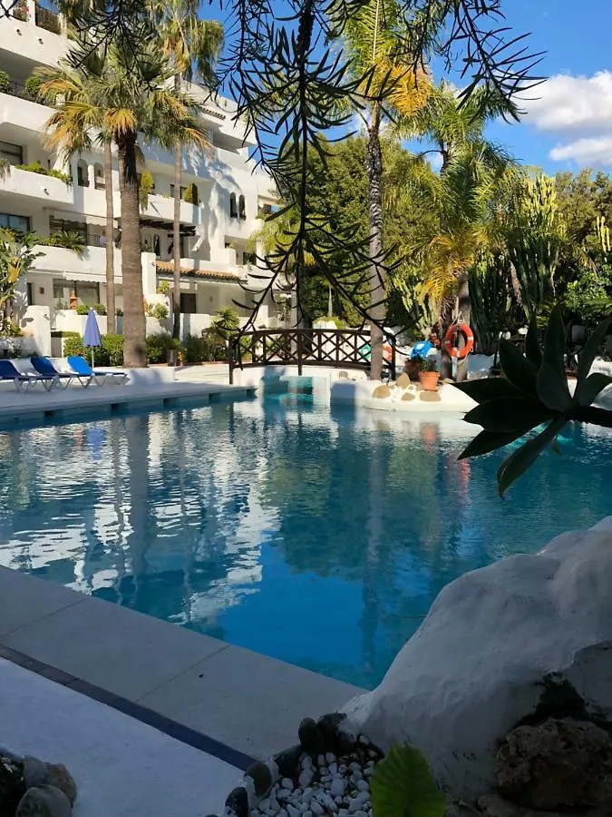 Luxury Apartment In La Isla, Walking Distance To Puerto Banus Marbella